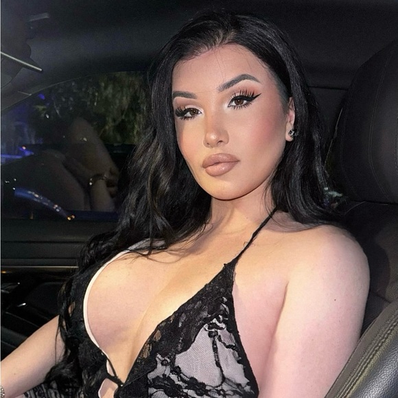 viviannickolai1